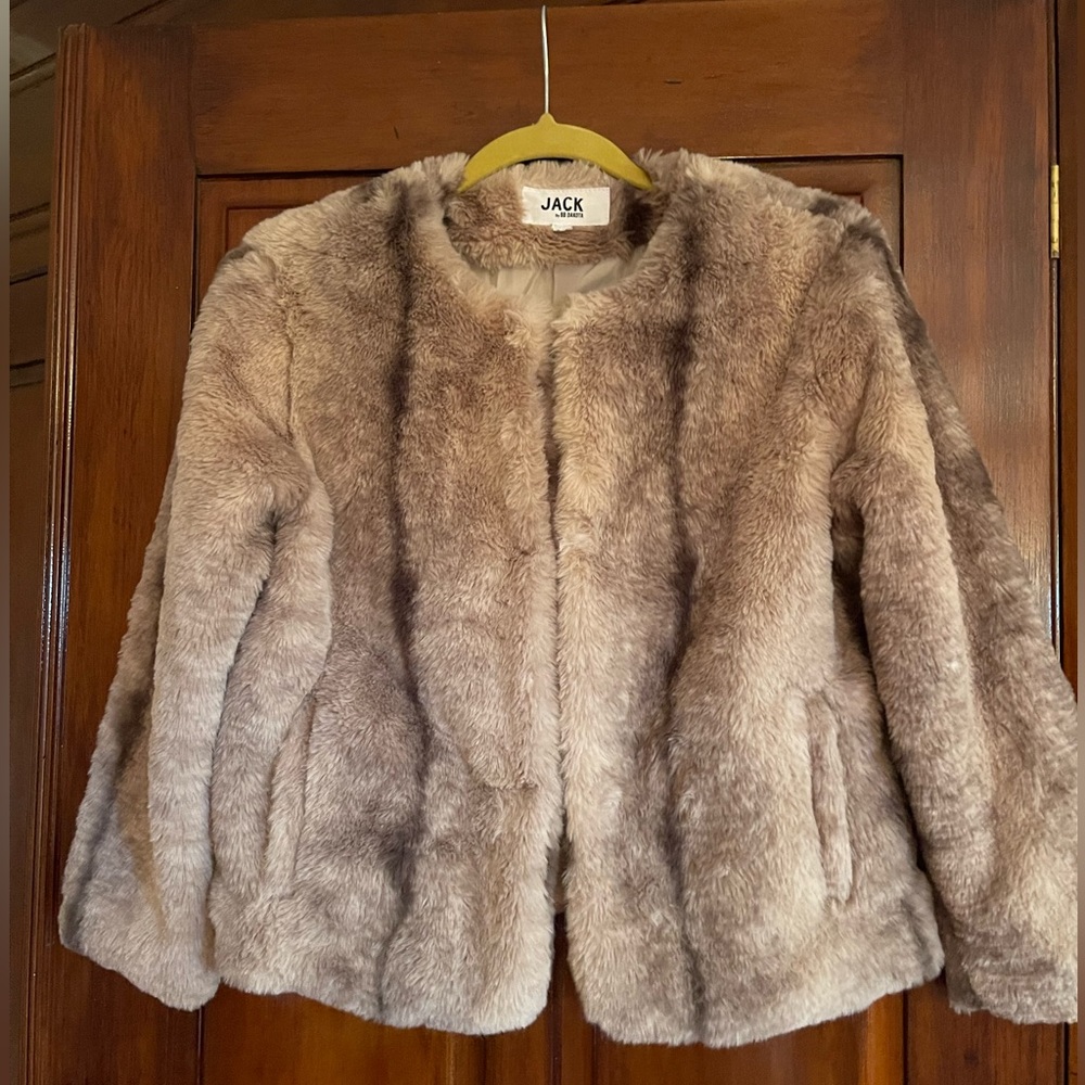 Faux fur crop jacket. Jack by BB Dakota size small